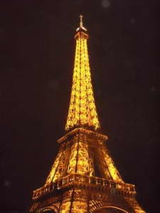 Париж Эйфелева башня вечер